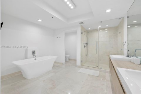 Copropriété à vendre à North Miami Beach, Floride: 3 chambres, 221.66 m2 № 1992428 - photo 26