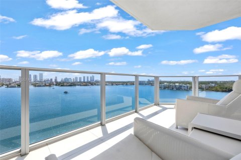 Copropriété à vendre à North Miami Beach, Floride: 3 chambres, 221.66 m2 № 1992428 - photo 4