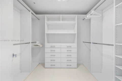 Copropriété à vendre à North Miami Beach, Floride: 3 chambres, 221.66 m2 № 1992428 - photo 27