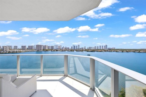 Copropriété à vendre à North Miami Beach, Floride: 3 chambres, 221.66 m2 № 1992428 - photo 6