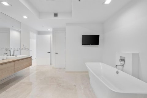 Copropriété à vendre à North Miami Beach, Floride: 3 chambres, 221.66 m2 № 1992428 - photo 25