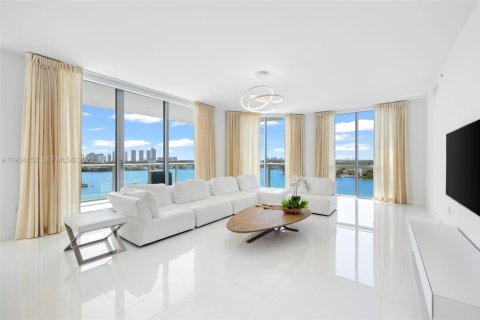 Copropriété à vendre à North Miami Beach, Floride: 3 chambres, 221.66 m2 № 1992428 - photo 18