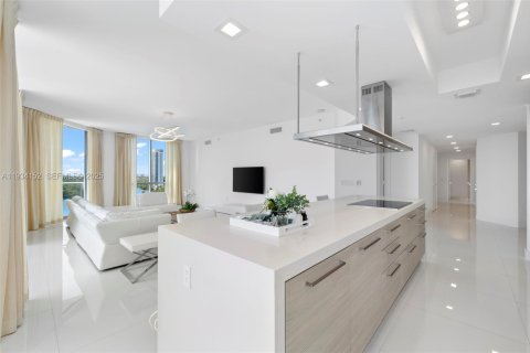 Copropriété à vendre à North Miami Beach, Floride: 3 chambres, 221.66 m2 № 1992428 - photo 11