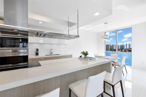 Copropriété à vendre à North Miami Beach, Floride: 3 chambres, 221.66 m2 № 1992428 - photo 9