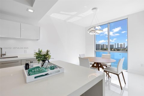 Copropriété à vendre à North Miami Beach, Floride: 3 chambres, 221.66 m2 № 1992428 - photo 10