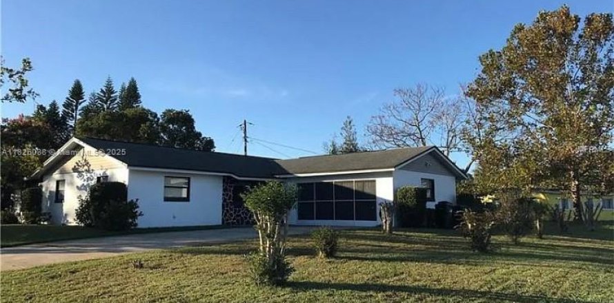 House in Orlando, Florida 3 bedrooms № 1794184