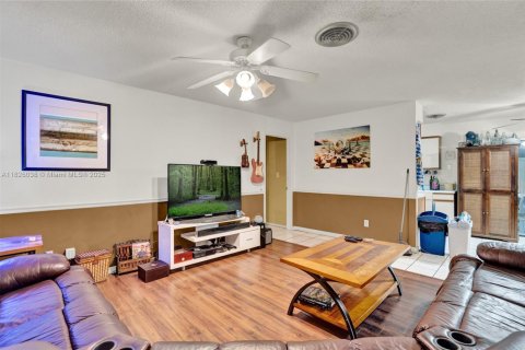House in Orlando, Florida 3 bedrooms № 1794184 - photo 12