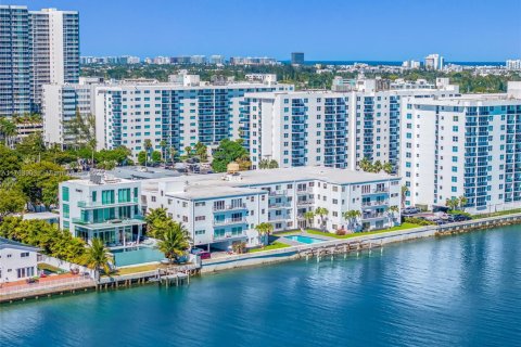 Copropriété à vendre à North Bay Village, Floride: 2 chambres, 96.62 m2 № 1939523 - photo 30