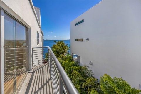 Copropriété à vendre à North Bay Village, Floride: 2 chambres, 96.62 m2 № 1939523 - photo 12