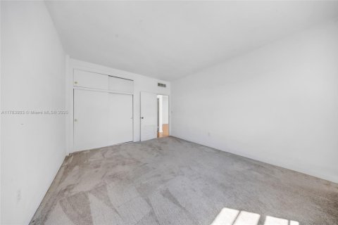 Copropriété à vendre à North Bay Village, Floride: 2 chambres, 96.62 m2 № 1939523 - photo 28