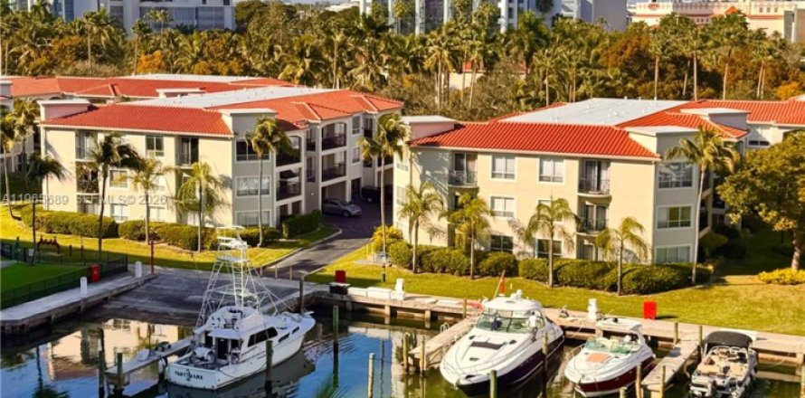 Кондоминиум с 2 спальнями в Авентура, Флорида № 2027355