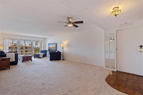 Copropriété à vendre à Saint Petersburg, Floride: 2 chambres, 122.17 m2 № 1918303 - photo 15