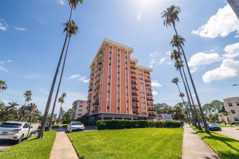 Copropriété à vendre à Saint Petersburg, Floride: 2 chambres, 122.17 m2 № 1918303 - photo 1