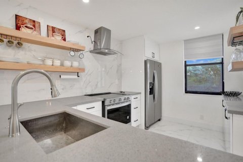 Condo in Coconut Creek, Florida, 2 bedrooms  № 2183024 - photo 22