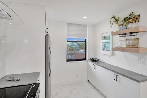 Condo in Coconut Creek, Florida, 2 bedrooms  № 2183024 - photo 21