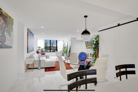 Condo in Coconut Creek, Florida, 2 bedrooms  № 2183024 - photo 24