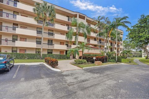 Condo in Coconut Creek, Florida, 2 bedrooms  № 2183024 - photo 2