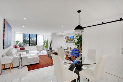 Condo in Coconut Creek, Florida, 2 bedrooms  № 2183024 - photo 28