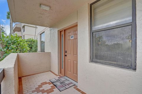 Condo in Coconut Creek, Florida, 2 bedrooms  № 2183024 - photo 10