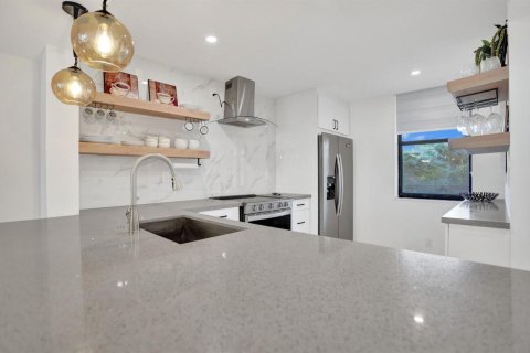 Condo in Coconut Creek, Florida, 2 bedrooms  № 2183024 - photo 14