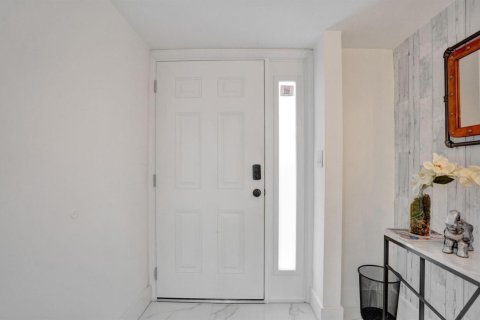 Condo in Coconut Creek, Florida, 2 bedrooms  № 2183024 - photo 11