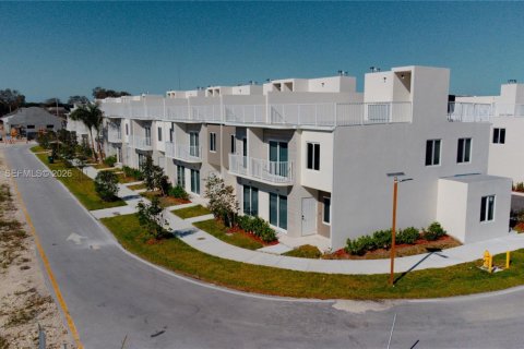 Купить таунхаус в Хомстед, Флорида 4 спальни, 131.74м2, № 2017628 - фото 4