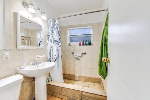 Villa ou maison à vendre à North Miami Beach, Floride: 3 chambres, 81.75 m2 № 2060817 - photo 20