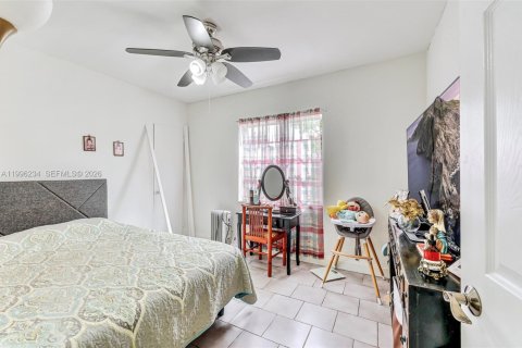 Villa ou maison à vendre à North Miami Beach, Floride: 3 chambres, 81.75 m2 № 2060817 - photo 16