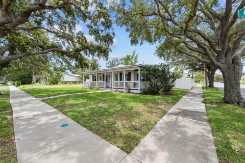 House in Tampa, Florida 3 bedrooms, 112.88 sq.m. № 1850037 - photo 26