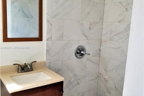 Casa en alquiler en Miami, Florida, 1 dormitorio, 64.1 m2 № 1993802 - foto 5