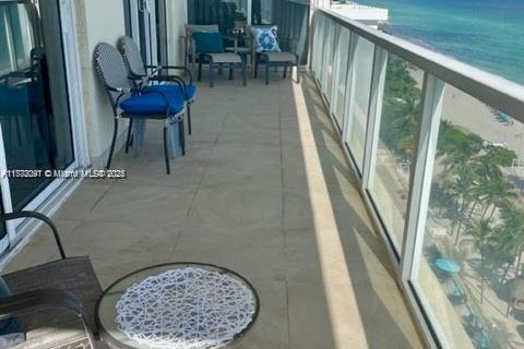 Condo in Sunny Isles Beach, Florida, 2 bedrooms  № 1862682 - photo 4