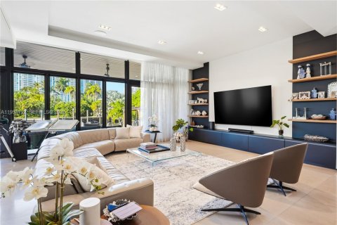 Casa en venta en Golden Beach, Florida, 6 dormitorios, 498.23 m2 № 2054941 - foto 24