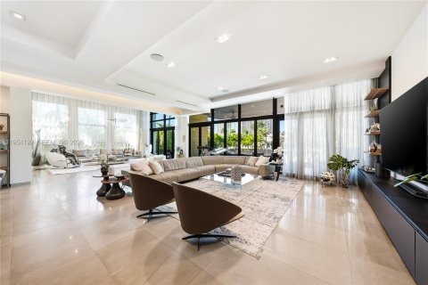 Casa en venta en Golden Beach, Florida, 6 dormitorios, 498.23 m2 № 2054941 - foto 21