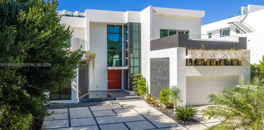 Casa en Golden Beach, Florida 6 dormitorios, 498.23 m2 № 2054941