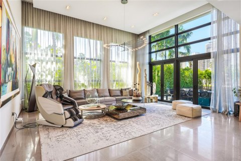 Casa en venta en Golden Beach, Florida, 6 dormitorios, 498.23 m2 № 2054941 - foto 25