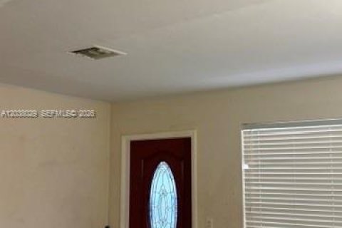 Villa ou maison à vendre à Miramar, Floride: 3 chambres, 84.73 m2 № 2189328 - photo 2
