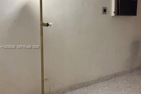 Villa ou maison à vendre à Miramar, Floride: 3 chambres, 84.73 m2 № 2189328 - photo 15