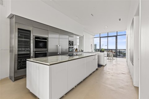 Copropriété à vendre à Aventura, Floride: 5 chambres, 410.35 m2 № 1811872 - photo 10