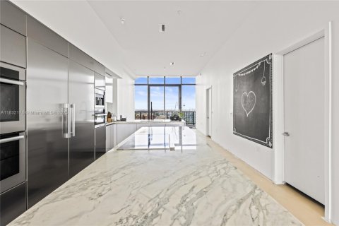Copropriété à vendre à Aventura, Floride: 5 chambres, 410.35 m2 № 1811872 - photo 13