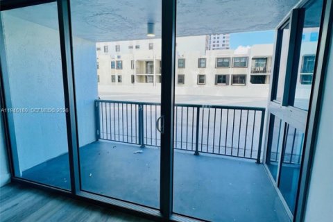 Copropriété à louer à Miami Beach, Floride: 1 chambre, 104.24 m2 № 2002562 - photo 4