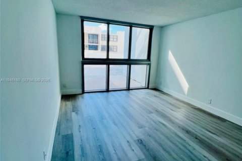 Copropriété à louer à Miami Beach, Floride: 1 chambre, 104.24 m2 № 2002562 - photo 18