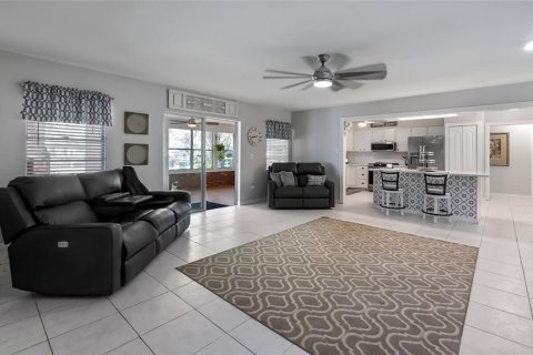 House in Clermont, Florida 3 bedrooms, 197.05 sq.m. № 1509507 - photo 6