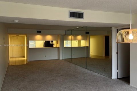 Купить кондоминиум в Помпано-Бич, Флорида 2 спальни, 126.07м2, № 1928845 - фото 9