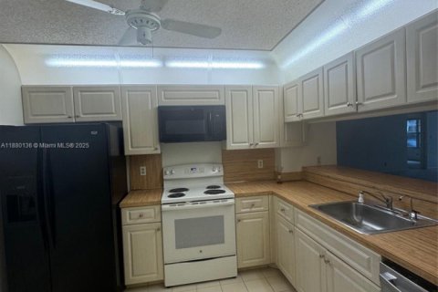 Купить кондоминиум в Помпано-Бич, Флорида 2 спальни, 126.07м2, № 1928845 - фото 6