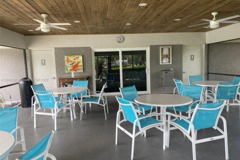 Купить кондоминиум в Помпано-Бич, Флорида 2 спальни, 126.07м2, № 1928845 - фото 3