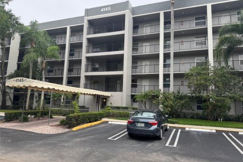 Купить кондоминиум в Помпано-Бич, Флорида 2 спальни, 126.07м2, № 1928845 - фото 5