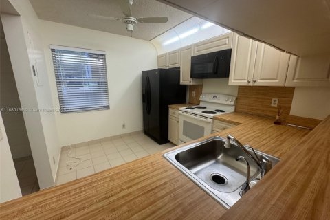 Купить кондоминиум в Помпано-Бич, Флорида 2 спальни, 126.07м2, № 1928845 - фото 8