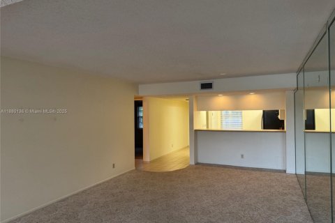 Купить кондоминиум в Помпано-Бич, Флорида 2 спальни, 126.07м2, № 1928845 - фото 11