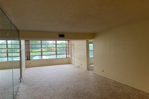 Купить кондоминиум в Помпано-Бич, Флорида 2 спальни, 126.07м2, № 1928845 - фото 12