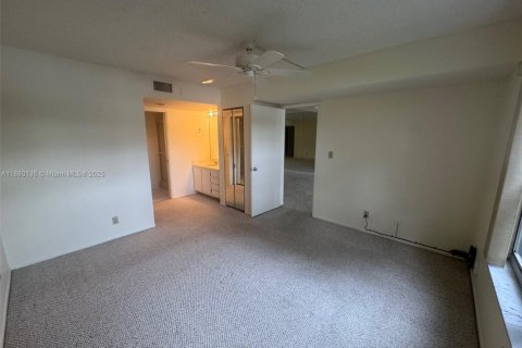 Купить кондоминиум в Помпано-Бич, Флорида 2 спальни, 126.07м2, № 1928845 - фото 17